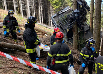 Funivia del Mottarone (VB), iniziata la rimozione dei cavi da parte dei Vigili del Fuoco