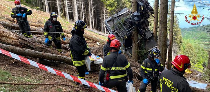 Funivia del Mottarone (VB), iniziata la rimozione dei cavi da parte dei Vigili del Fuoco