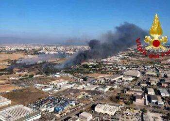Incendi nel Cagliaritano, 50 interventi dei Vigili del fuoco
