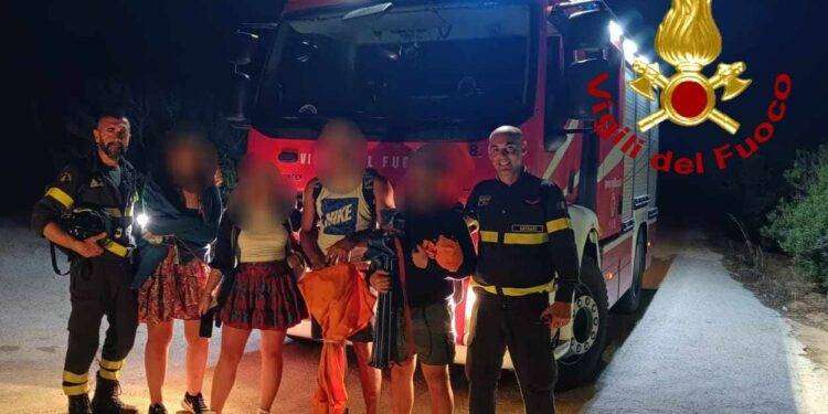 Si perdono lungo un sentiero a Palau, salvati 4 turisti