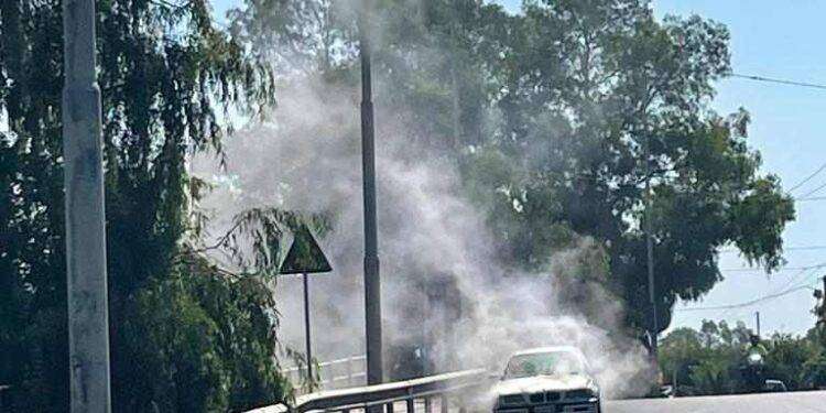 Auto in fiamme in viale Marconi a Quartu, le immagini