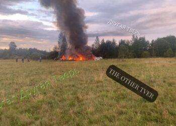 Si schianta aereo con 10 persone tra Mosca e S.Pietroburgo, a bordo anche Prigozhin