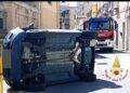 Cagliari, perde il controllo dell’auto e si ribalta: donna ferita