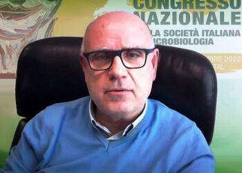 Vaccini, quando le opinioni non piacciono: il docente universitario insulta giornalista e lettori