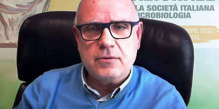 Vaccini, quando le opinioni non piacciono: il docente universitario insulta giornalista e lettori