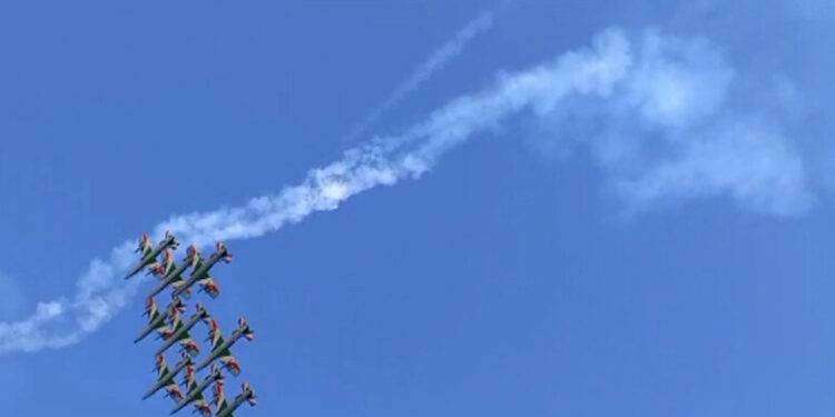 Tanti col naso all’insù per Frecce Tricolori ma anche polemiche