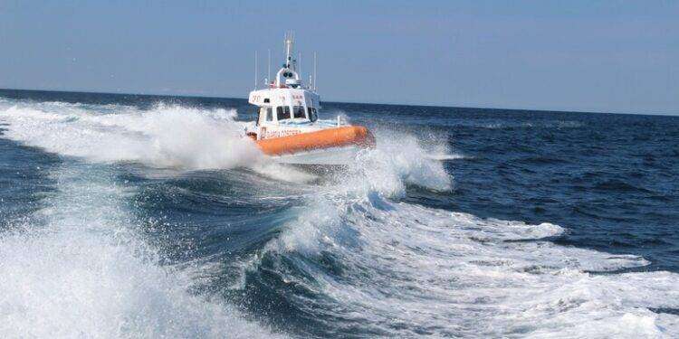 Recuperata barca a vela alla deriva con bimba a bordo