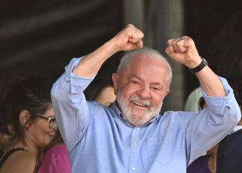 Lula proporrà moneta comune Brics alternativa al dollaro