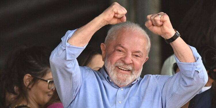 Lula proporrà moneta comune Brics alternativa al dollaro