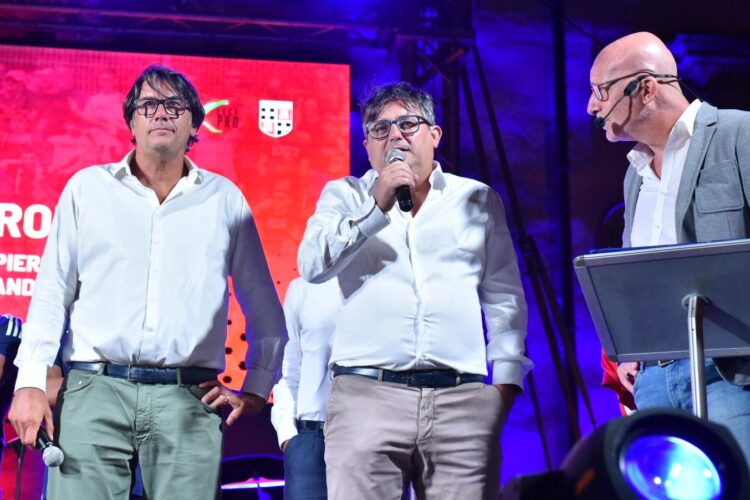 Sassari, la città abbraccia la sua squadra: forza Torres e “Fallu Baddà”