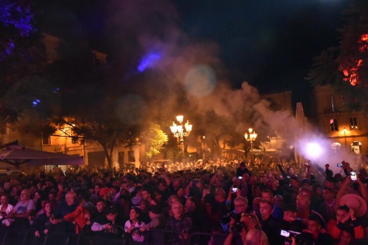 Sassari, la città abbraccia la sua squadra: forza Torres e “Fallu Baddà”