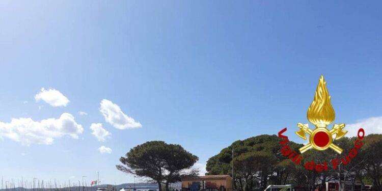 Cade dalla scogliera e batte la testa, grave anziano nel Nuorese