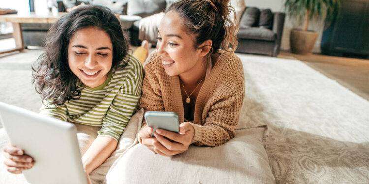 Fare amicizia on line, bastano sei livelli di contatti per diventare un influencer