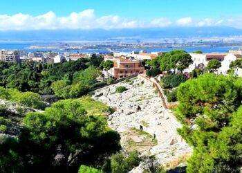 Rimossi i rifiuti, l’Anfiteatro romano riapre ai cagliaritani: sgomberata area occupata dai senzatetto