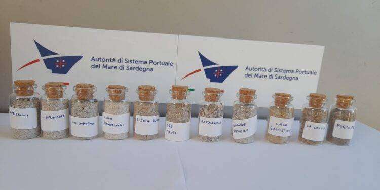 Portano via sabbia da 11 spiagge Gallura, multati 2 turisti