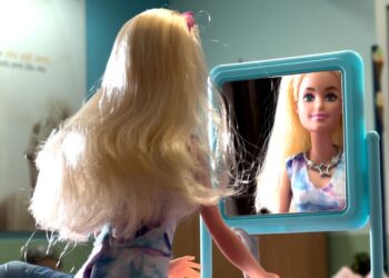 Barbie in una Rsa diventa terapia per i malati di Alzheimer