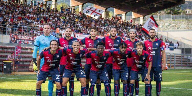 Il Cagliari batte in extremis il Como 2 a 1 nella quarta amichevole del precampionato