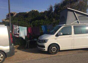 Palau, campeggiatori abusivi su litorali Talmone e Cala Scilla