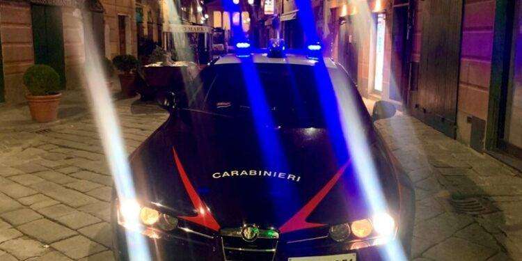 Trentenne ucciso a coltellate in lite condominiale nel Genovese