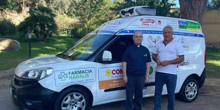 Alla Caritas Cagliari nuovo furgone per distribuire alimenti