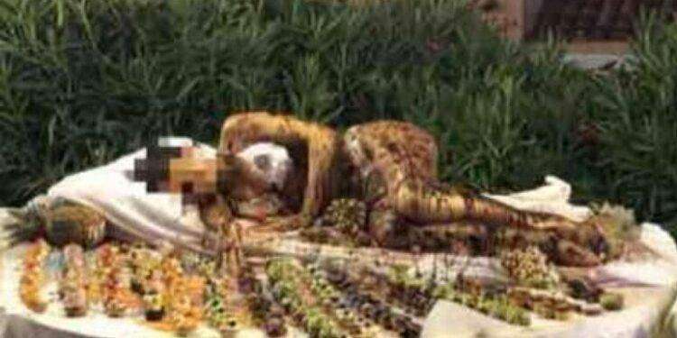 Nel buffet in hotel ragazza coperta di cioccolato, bufera social