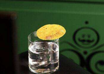 Essenze sarde per scenografici cocktail da Spirits Boutique