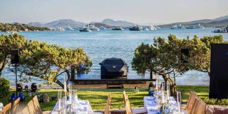 Lamborghini a Porto Cervo svela la sua super sportiva