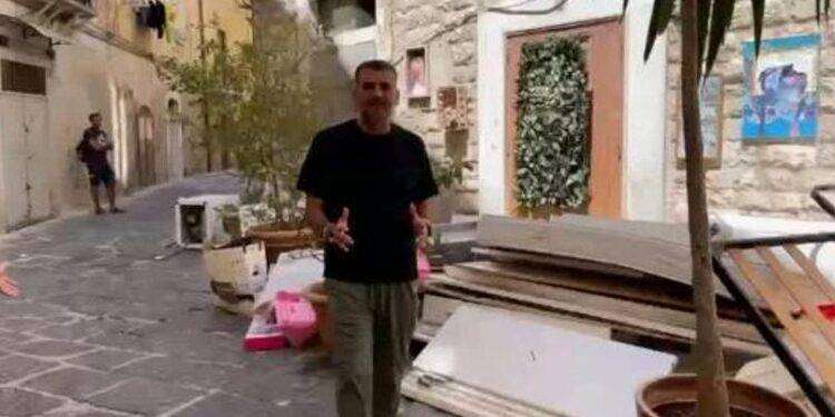 Scempio dei rifiuti nelle strade di Bari, il sindaco Decaro furioso