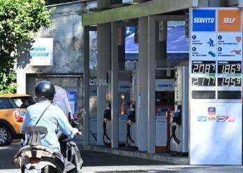 Caro benzina, denuncia del Codacons anche nelle procure sarde