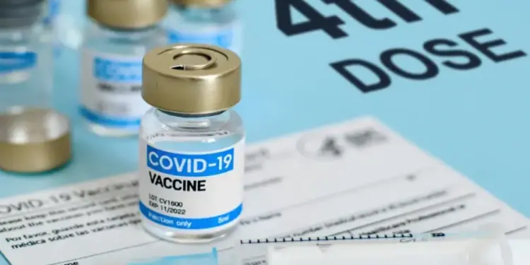 Covid, varianti su varianti e ora tutti a vaccinarvi: lo impone la scienza o le case farmaceutiche?