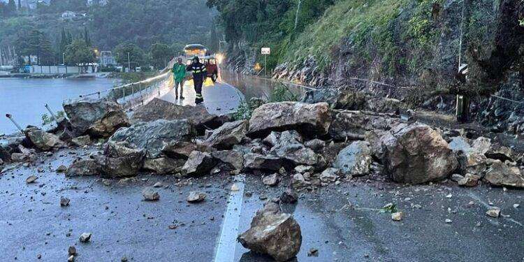 Maltempo, nubifragi nel Nord Italia, frana in Savoia: fermi per una settimana i treni Italia-Francia
