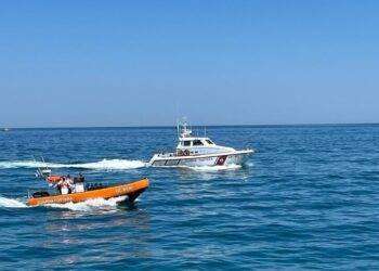 L’elica imbrigliata da una cima gli amputa un piede in Sardegna