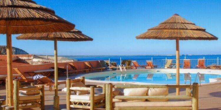 Aumenti volumetrici degli hotel sul mare, la Regione Sardegna vuole edificare sulle coste