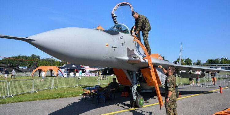 Provocazione americana nel Mar Nero, Mig russo intercetta drone Usa