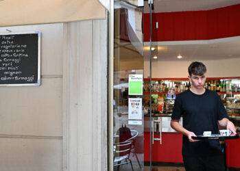 Oltre 1,3 milioni di lavoratori nel turismo (+2,3% in un anno)