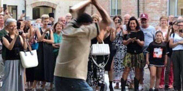 Medico va in pensione e distrugge il telefono