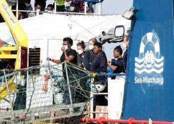 Migranti: nave ong Sea Watch fermata per 20 giorni