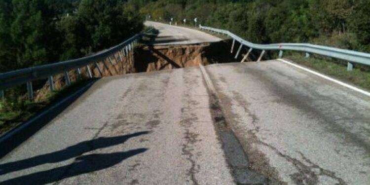 Tutto fermo per la riapertura della strada di Monte Pino