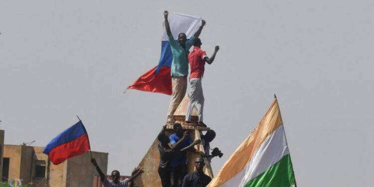 In Niger si forma il un nuovo governo, accuse alla Francia: “Violato il nostro spazio aereo”