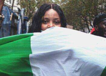 In Nigeria migliaia in piazza nella città Kano contro l’intervento militare in Niger