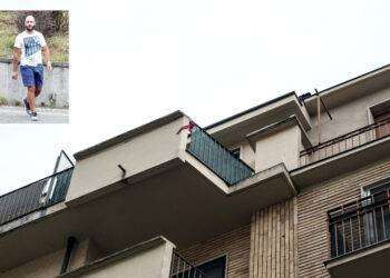 Bambina precipita dal quinto piano, presa al volo da un passante