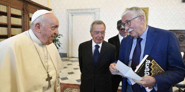 A papa Francesco il premio ‘È giornalismo’