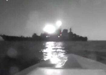 Il video del drone che ha colpito una petroliera russa nello stretto di Kerch