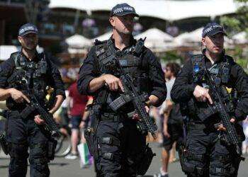 Terrore a Londra, uomo accoltella passanti vicino al British Museum