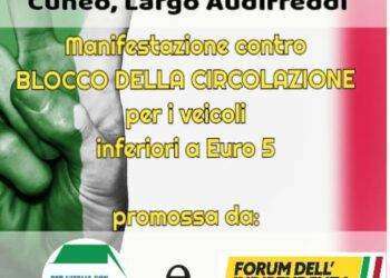 Cuneo, in piazza contro il blocco dei veicoli Euro5 in Piemonte