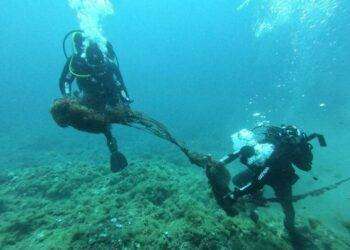 Rimossi 300 metri di reti da pesca abbandonate a Capo Caccia
