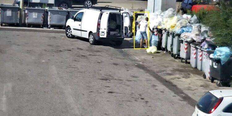 Fototrappole a Sassari scoraggiano gli incivili dei rifiuti