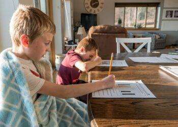 Bambini, si torna a scuola come finire i compiti e cominciare bene l’anno scolastico