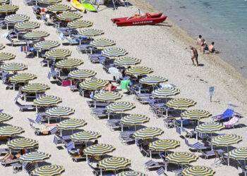 Turismo, sale il lavoro ‘rosa’, sono 100.000 le occupate in più