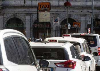Lunedì il decreto taxi in cdm. Urso, una riforma strategica